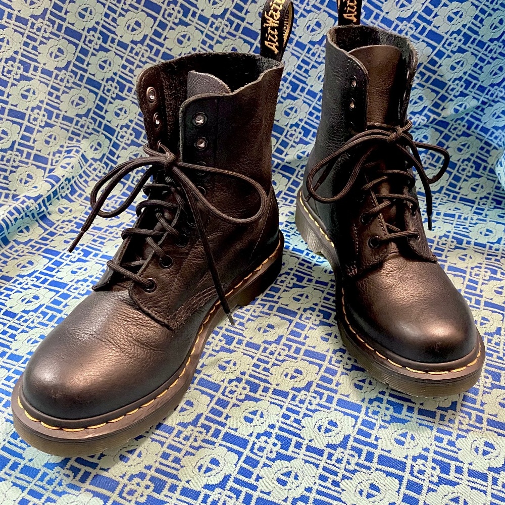 Dr. martens Pascal Black Combat Boots size 8 fits an 8.5